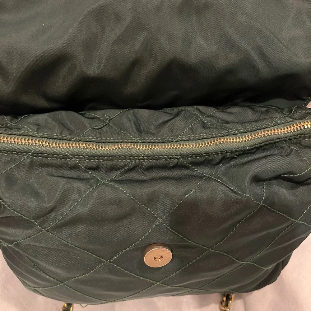 Prada Green Tessuto Quilted Nylon Shoulder Bag with Gold Chain - Picture 5 of 13